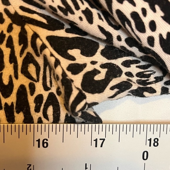 LIZ CLAIBORNE, Quarter Sleeve White/Black Animal Print Round Neck, Blouse, M - Picture 9 of 9